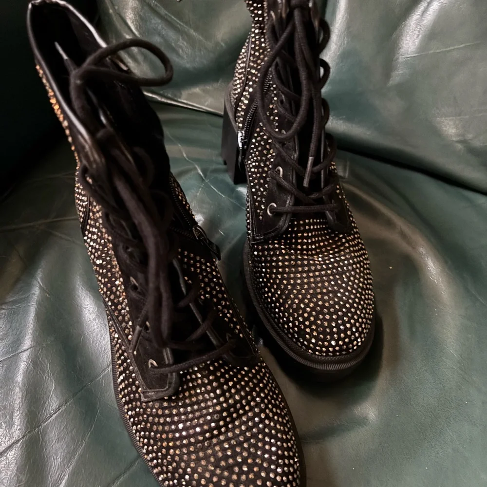 NEW! Sz 9 Madden Girl Black Studded Lace Up look - easy on ZIP ON side Boots - Picture 2 of 12